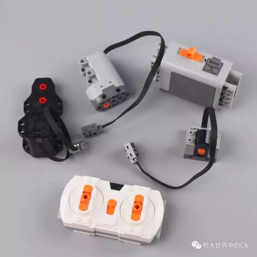 森宝701000科技系列FRR-F1怪兽马达遥控车