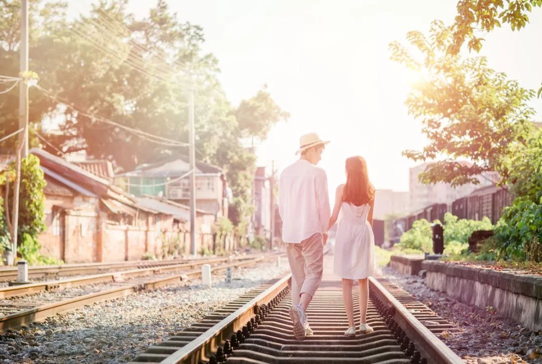 嫁给一个很爱的人是什么体验,喜欢旅行的男人值得嫁吗