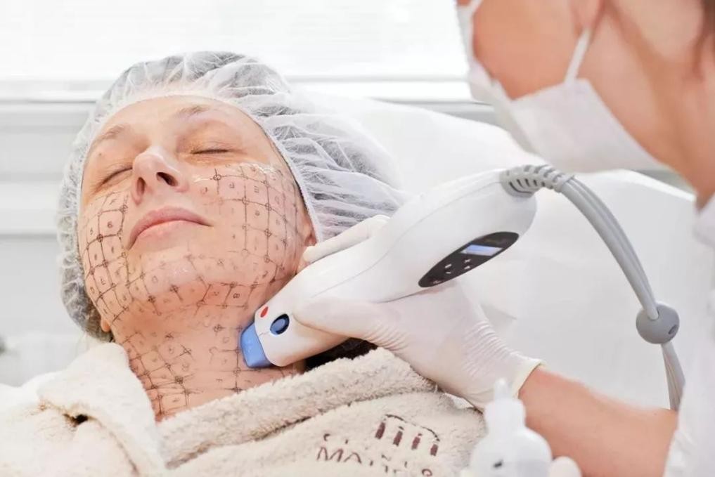 25岁应该如何抗初老,20岁女生用什么抗初老