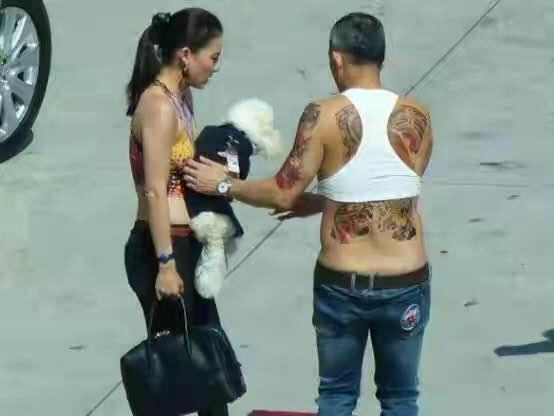 泰王给玉佛换装,泰王为玉佛换袈裟