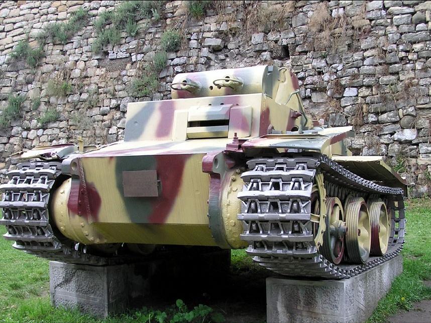 印度购买的俄罗斯轻型坦克,15式轻坦对印度坦克