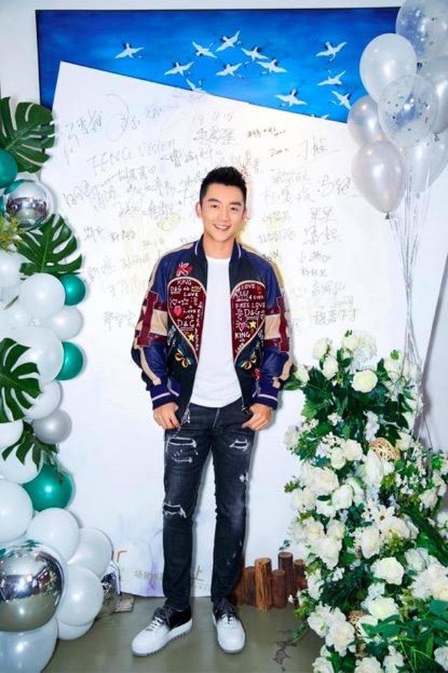 送全套化妆品，写C语言互动……这届明星的宠粉手段也太高了吧