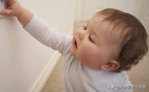 一岁半孩子手脚发黄怎么回事,12岁男孩头发发黄什么原因