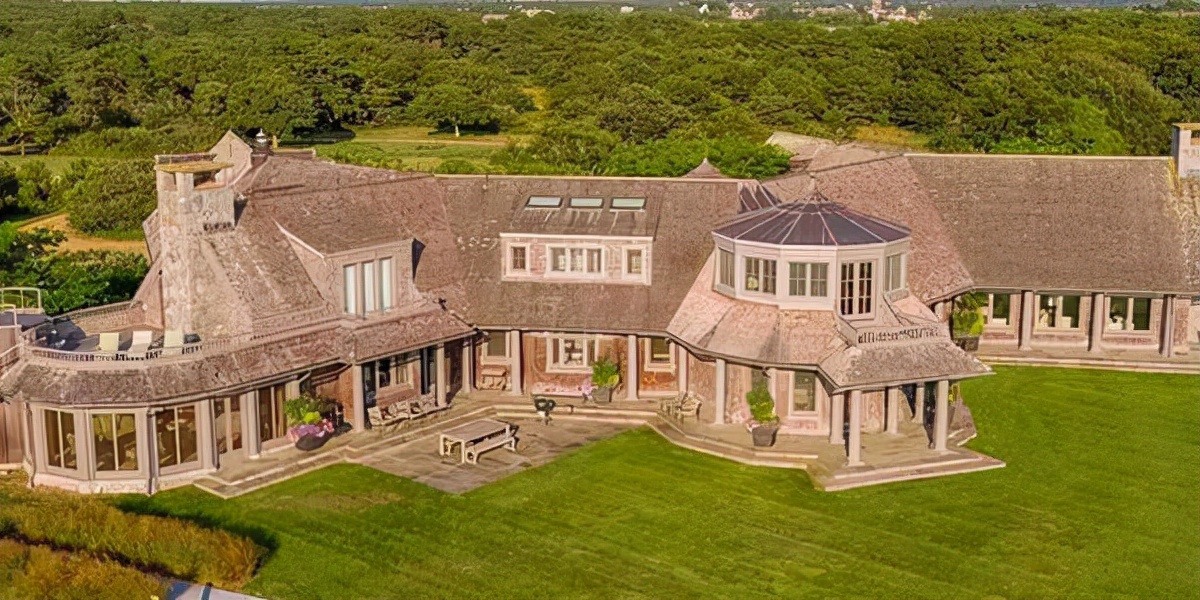 奥巴马首次回非洲老家：帮祖母扛大米，和兄弟们一起在村头喝酒