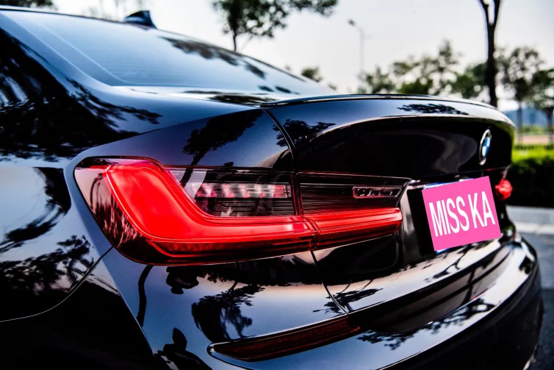 宝马325li实际油耗多少,宝马325li曜夜运动版油耗