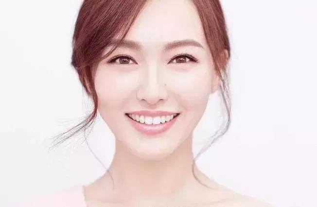 抖音美牙仪是真的吗,使用美牙仪的抖音网红靠谱吗