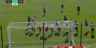 曼联惨败埃弗顿评论,曼联输给埃弗顿错失四连冠