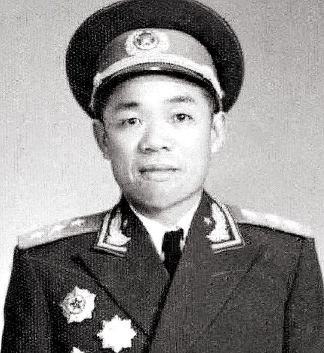 军分区副司令员是谁任命的,福州皮定均