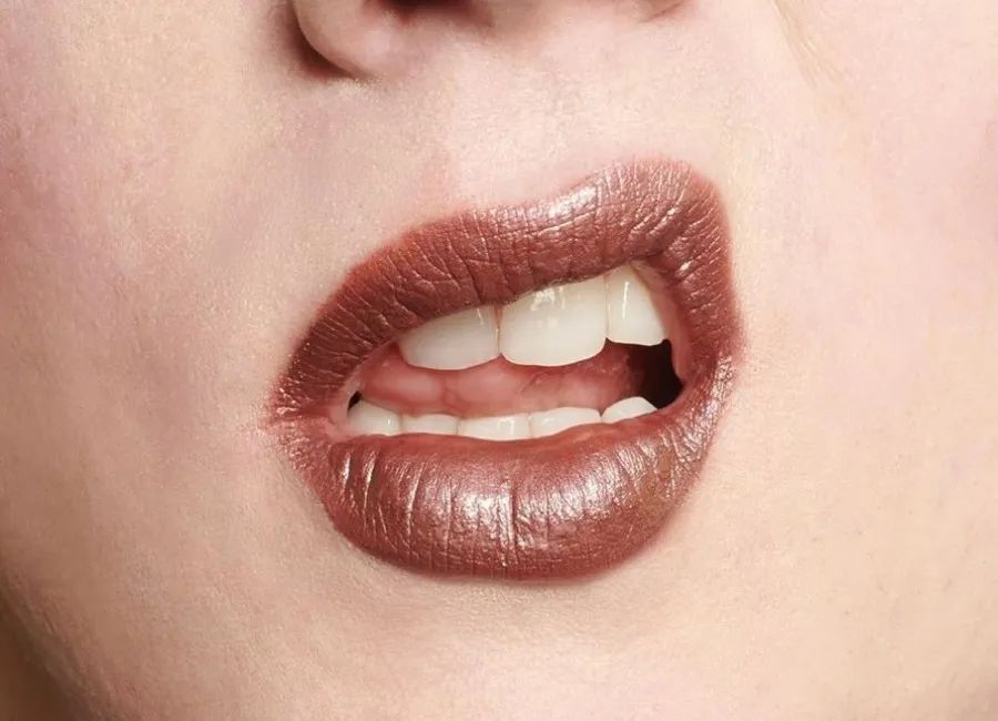 奢侈品下场battle卖口红，爱马仕、周仰杰，该买哪一支？