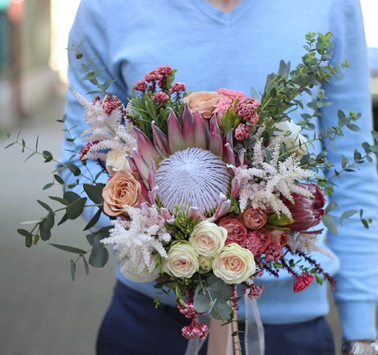 圣诞节送女生白玫瑰的花语,圣诞节送女孩子花的花语