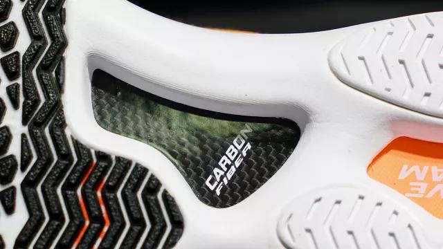 亚瑟士碳板跑鞋metaspeedsky,up302.0elite碳板跑鞋