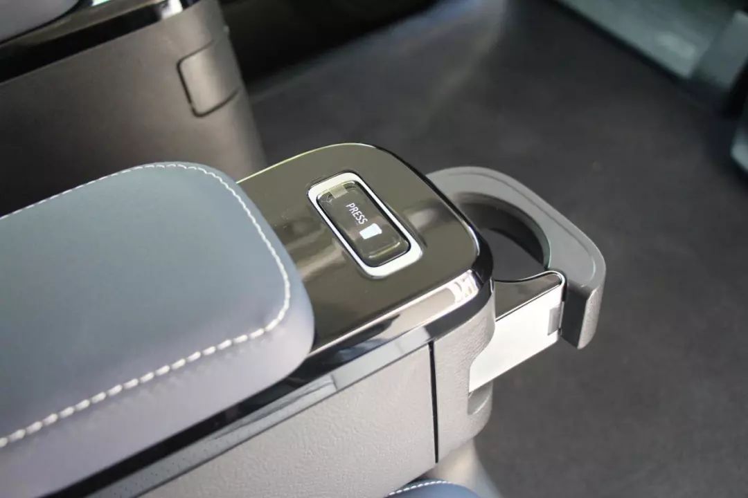 跟埃尔法同级别车型,跟埃尔法一样的豪车