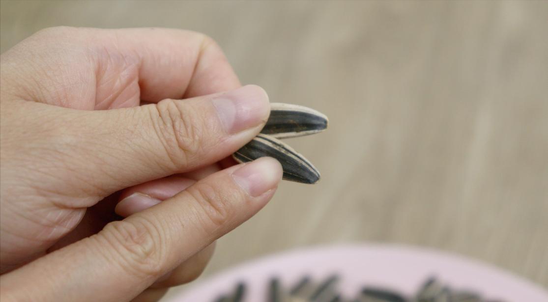 瓜子选原味的还是五香的,买瓜子要注意什么