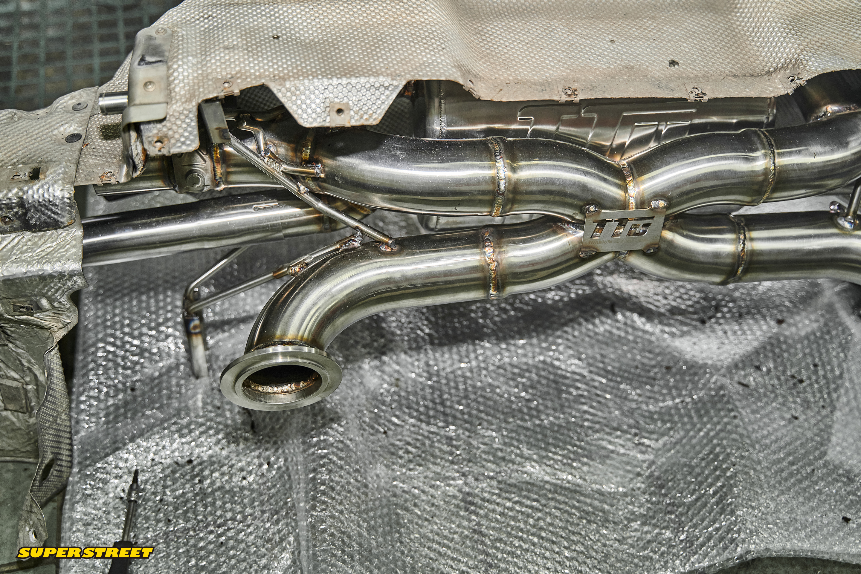 奥迪r8改装最佳效果,奥迪r8改全段排气声浪