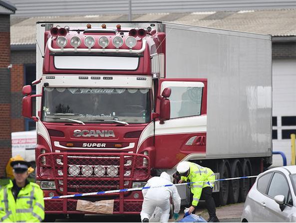 发生事故为什么拖车那么积极,为啥出了小事故还要拖车