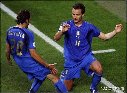 c罗进球标志性庆祝动作,拉什福德进球标志性庆祝动作