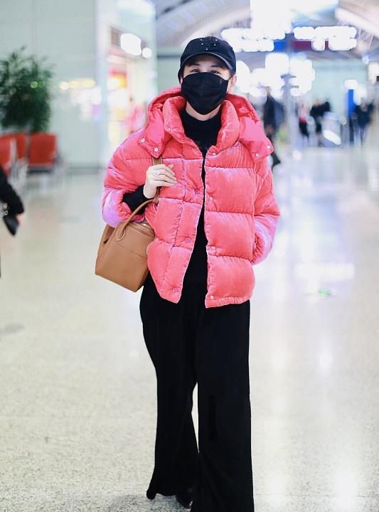 黄圣依20岁到38岁容颜变化,36岁黄圣依惊艳出场