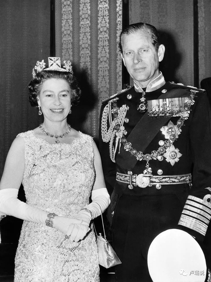 英国女王戴过的皇冠是什么牌子,皇冠有多优雅