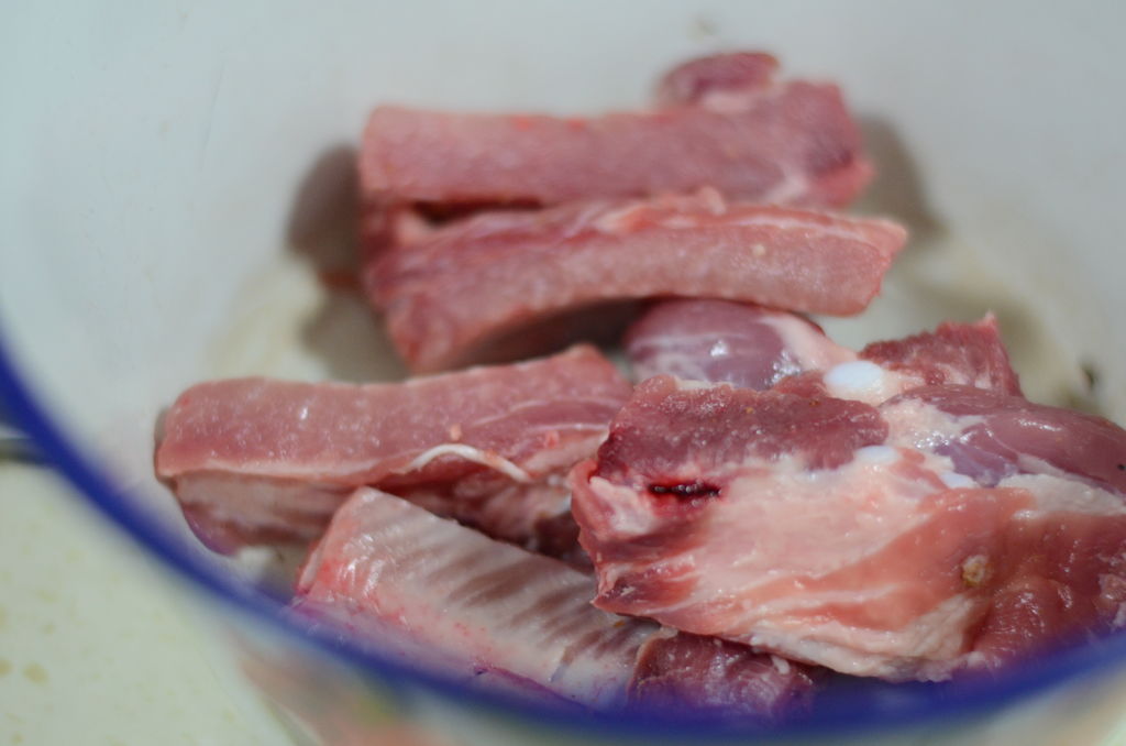 炸排骨怎么做让排骨入味而且烂,炸排骨的最正确方法