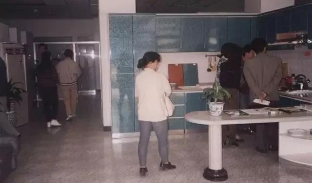 欧派家居董事长姚良松故事,欧派创始人姚良松市值跌130亿