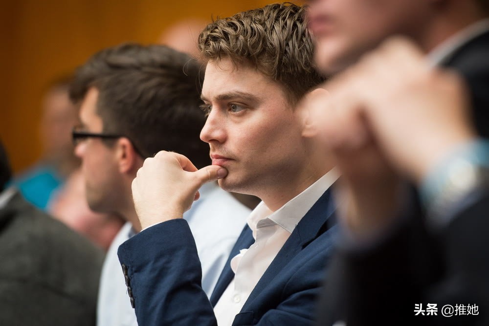 英国首相布莱尔的3岁儿子,英国唐宁街10号首相府