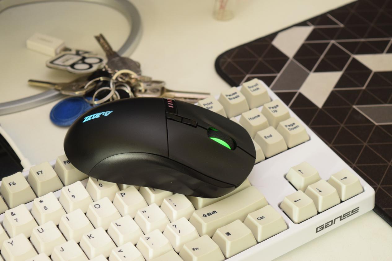 入门级无线游戏鼠标推荐哪款,既能有线又能无线电竞鼠标推荐