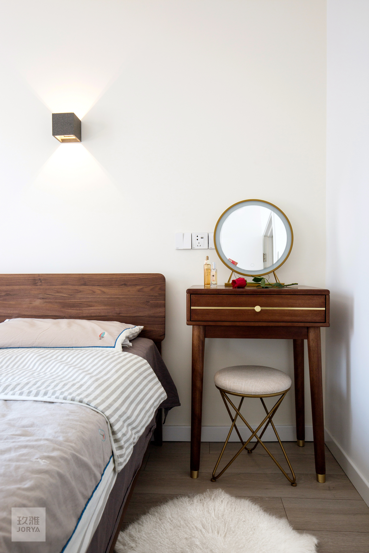 卧室衣柜极简风格,卧室的衣柜怎么显出高级感