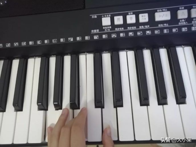 怎样正确使用电子琴上的原版节奏,新手如何快速上手电子琴