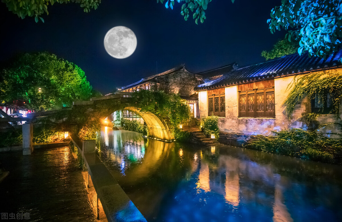 杜甫写的爱情诗有什么,杜甫的诗表达了对爱情的思念