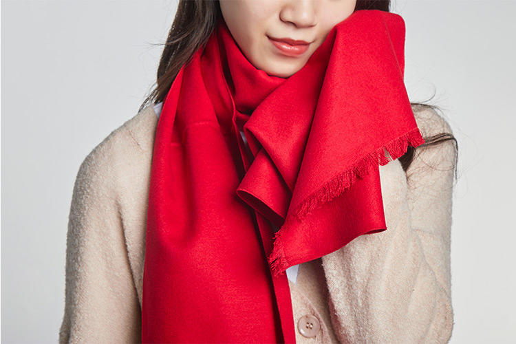 采紫禁红霞做围巾，轻暖丝滑，让你红运整年