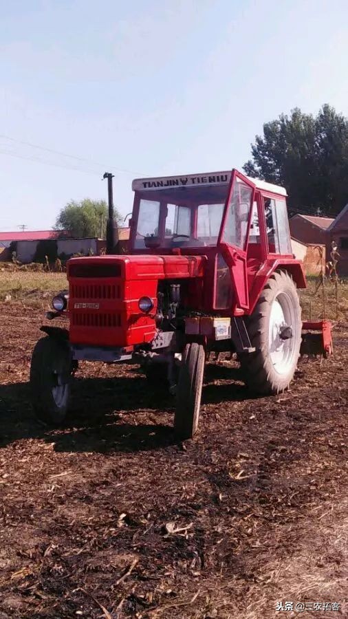 雷沃谷神rg50和久保田688哪个好,雷沃谷神ge70久保田