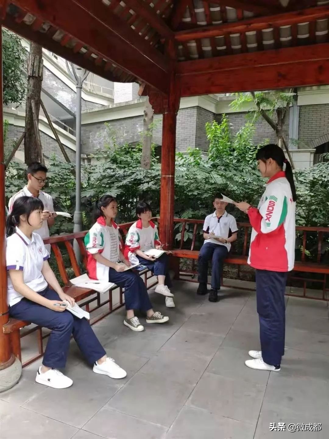 成都树德高中校服图片,成都树德中学光华校服怎么样