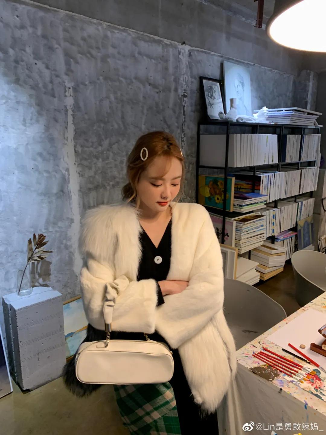 结婚当天新娘两套礼服怎么穿,参加婚礼怎么穿比新娘好看