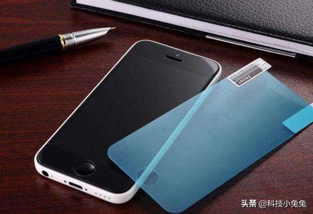 手机贴膜和不贴膜有区别吗,手机一定要贴膜吗不贴膜会怎么样