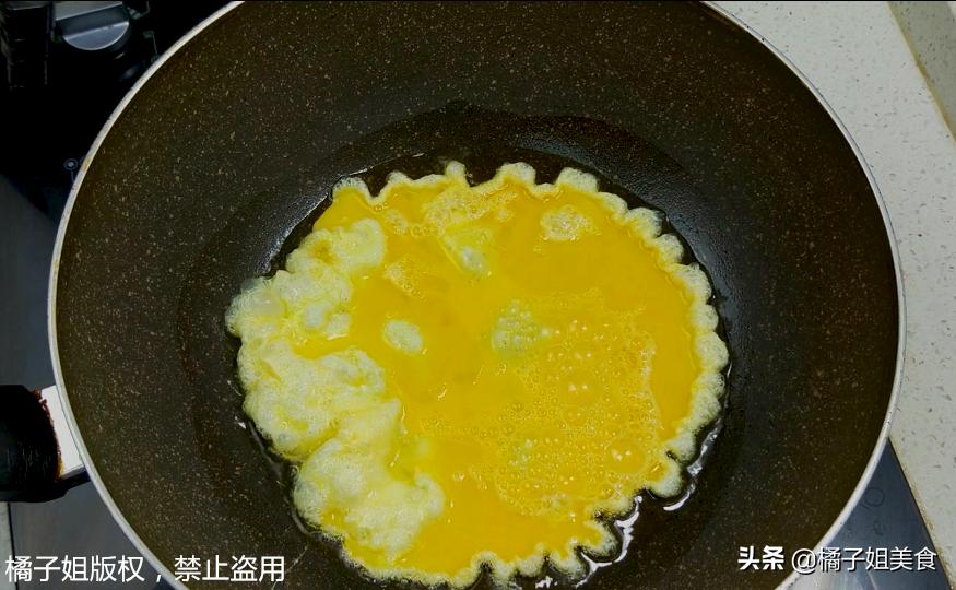 炒面条最新做法,教你自制炒面条