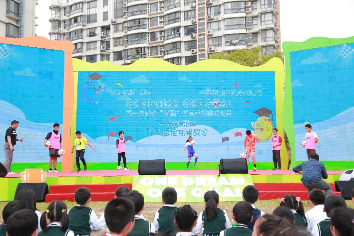 足球精神深入人心,让足球文化在校园足球中发扬光大