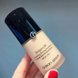 化妆小白看过来！这些粉底液指不定你正需要