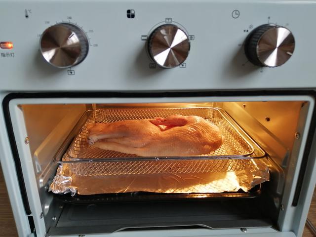 烤鸭如何做皮脆肉嫩肉香,外脆里嫩的烤鸭在家也能做