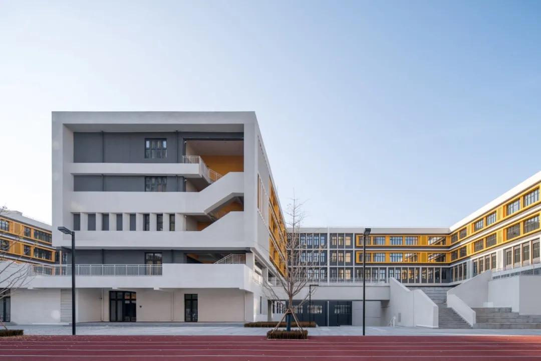 多维度的空间体系——东北英才教育集团第一中学/霍普股份