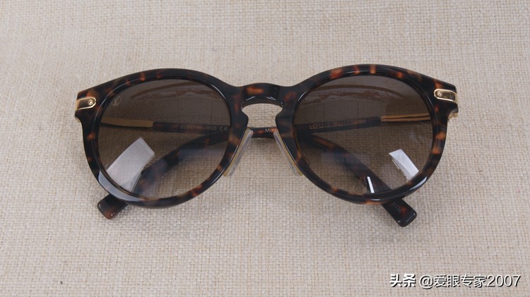 太阳镜鼻托掉了,板材眼镜鼻托掉了怎么配