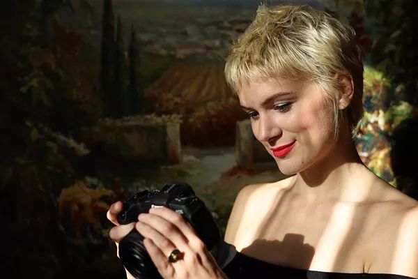 佳能eosrp值不值得入手,佳能eosr跟rp哪个好