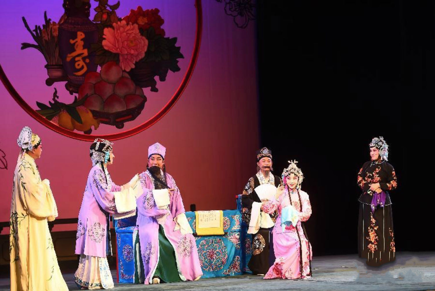 萌视角：中国脸谱讲述不同于西洋假面的浪漫