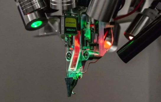 脑机接口，是人类的福音还是咒语？