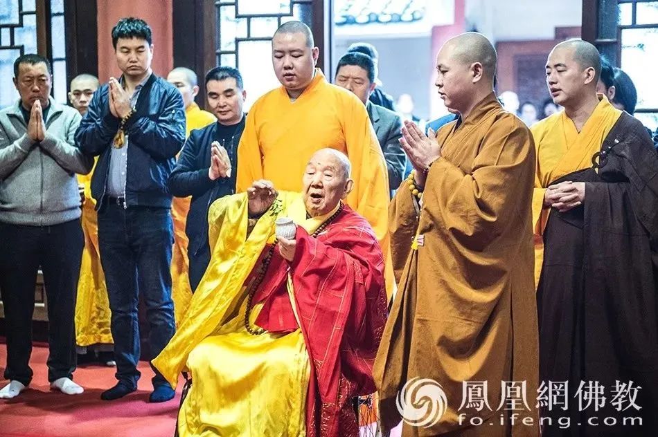 103岁高僧圆寂身影悬在空中,103岁高僧