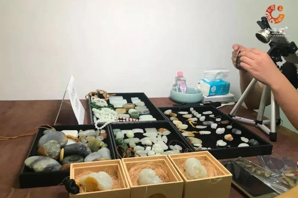 和田玉水中采直播,和田玉水里捞直播