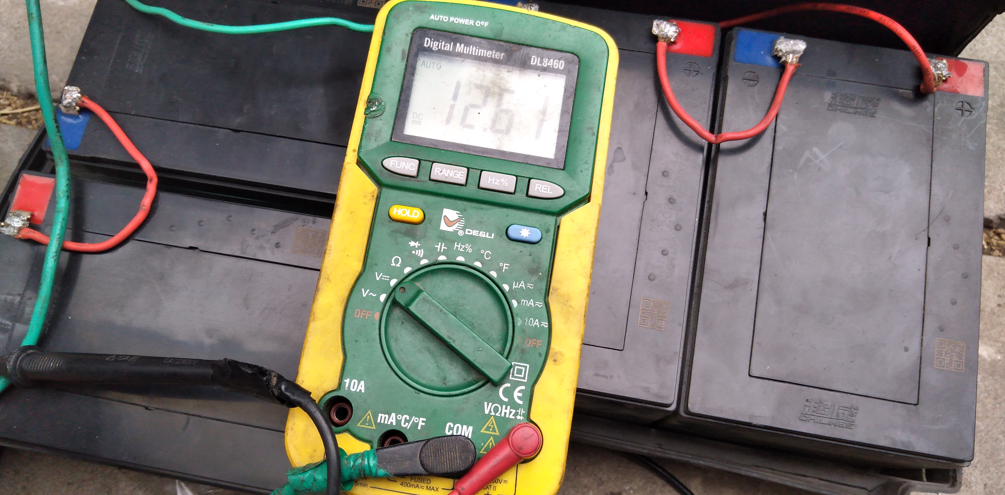 电动车放久了充电器充不进电,电动车放置时间长了充电充不进去