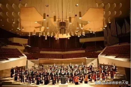 指挥家郑小瑛谈交响乐,客家山歌指挥家郑小瑛