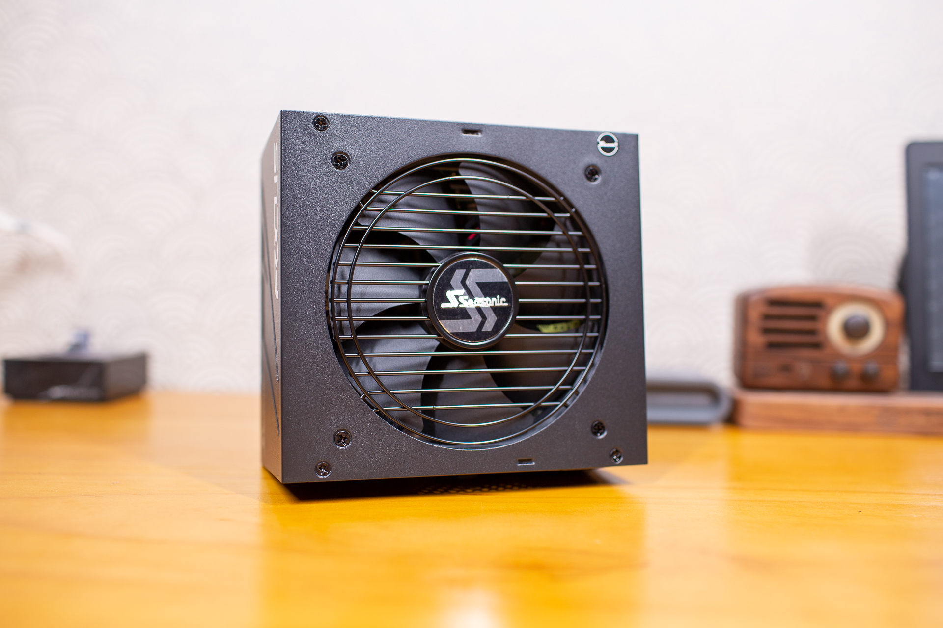 i9-9900K+5600XT主机日常是更适合工作还是游戏？MOD机箱装机分享