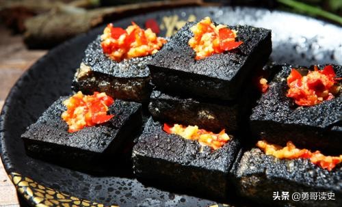 外地人看不懂的长沙八大怪：三个辣椒一盘菜，说起话来像老外