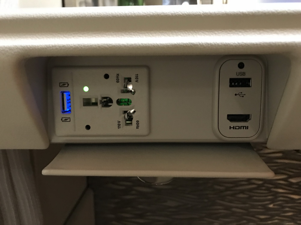 阿联酋航空777300经济舱,阿联酋航空777头等舱机票